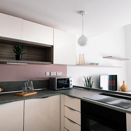 Scenic Seafront Duplex Apartment In 斯利马 外观 照片